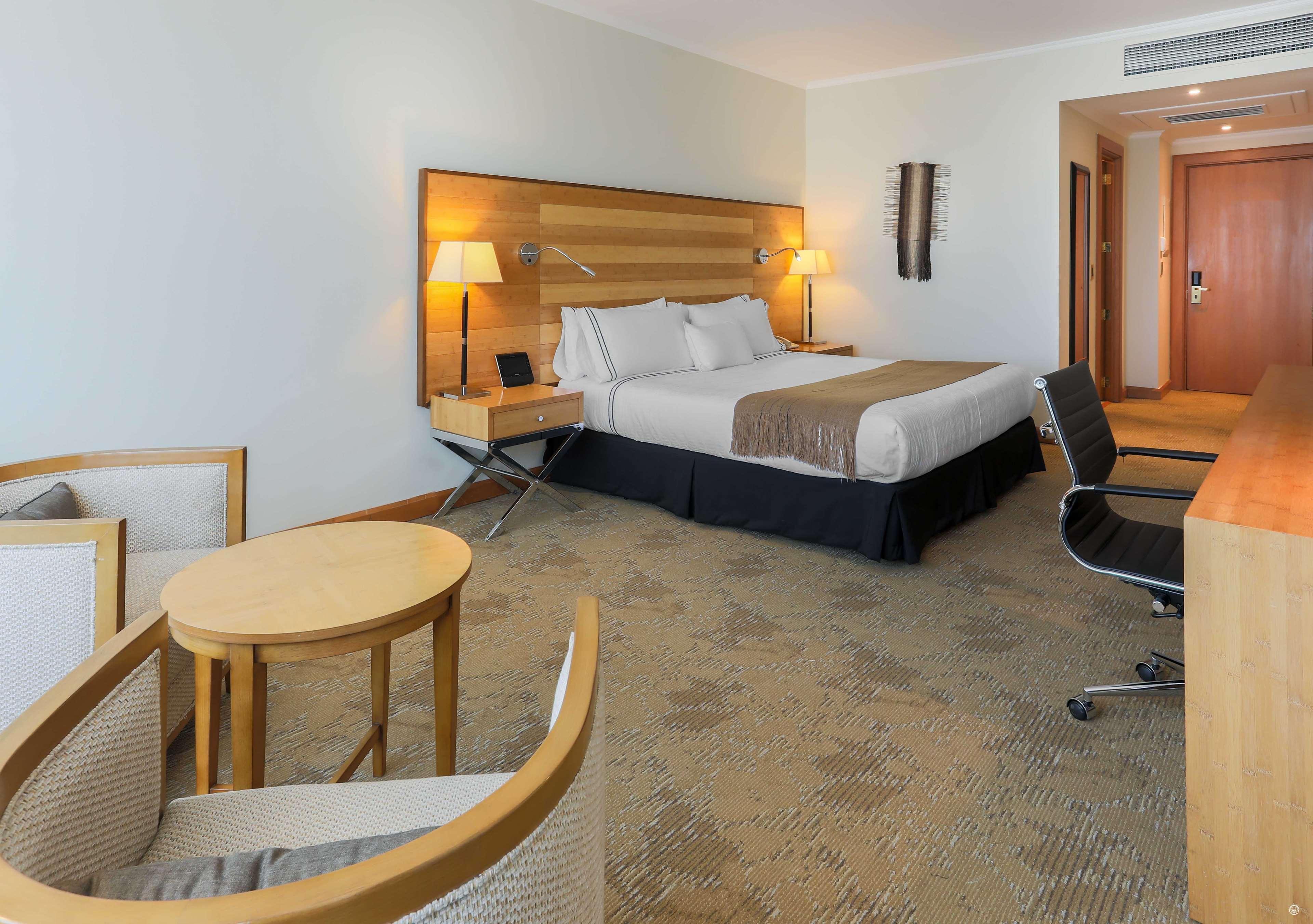 Sonesta Hotel Osorno Exterior photo A typical room at the Holiday Inn