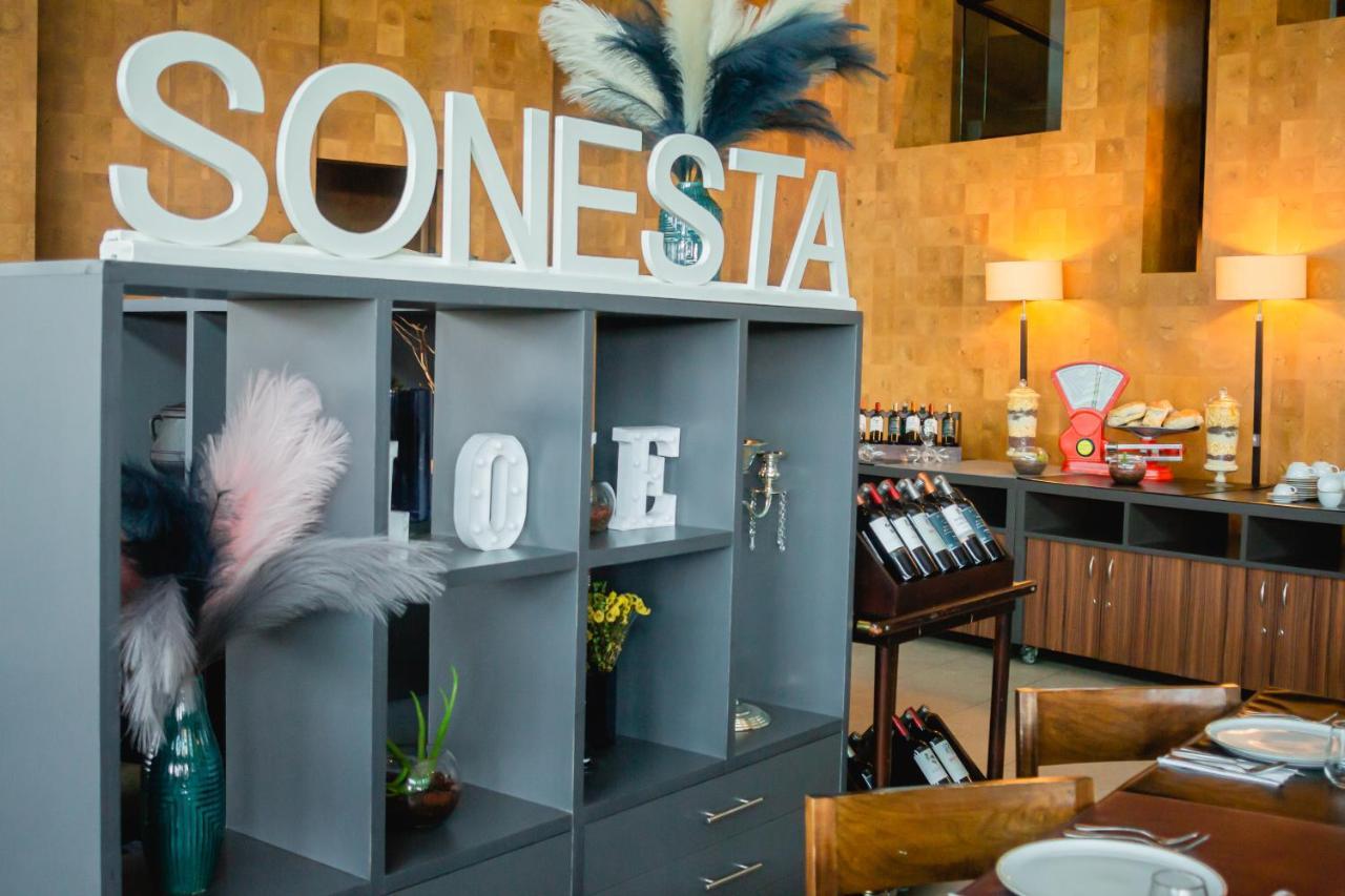 Sonesta Hotel Osorno Exterior photo Restaurant Sonesta