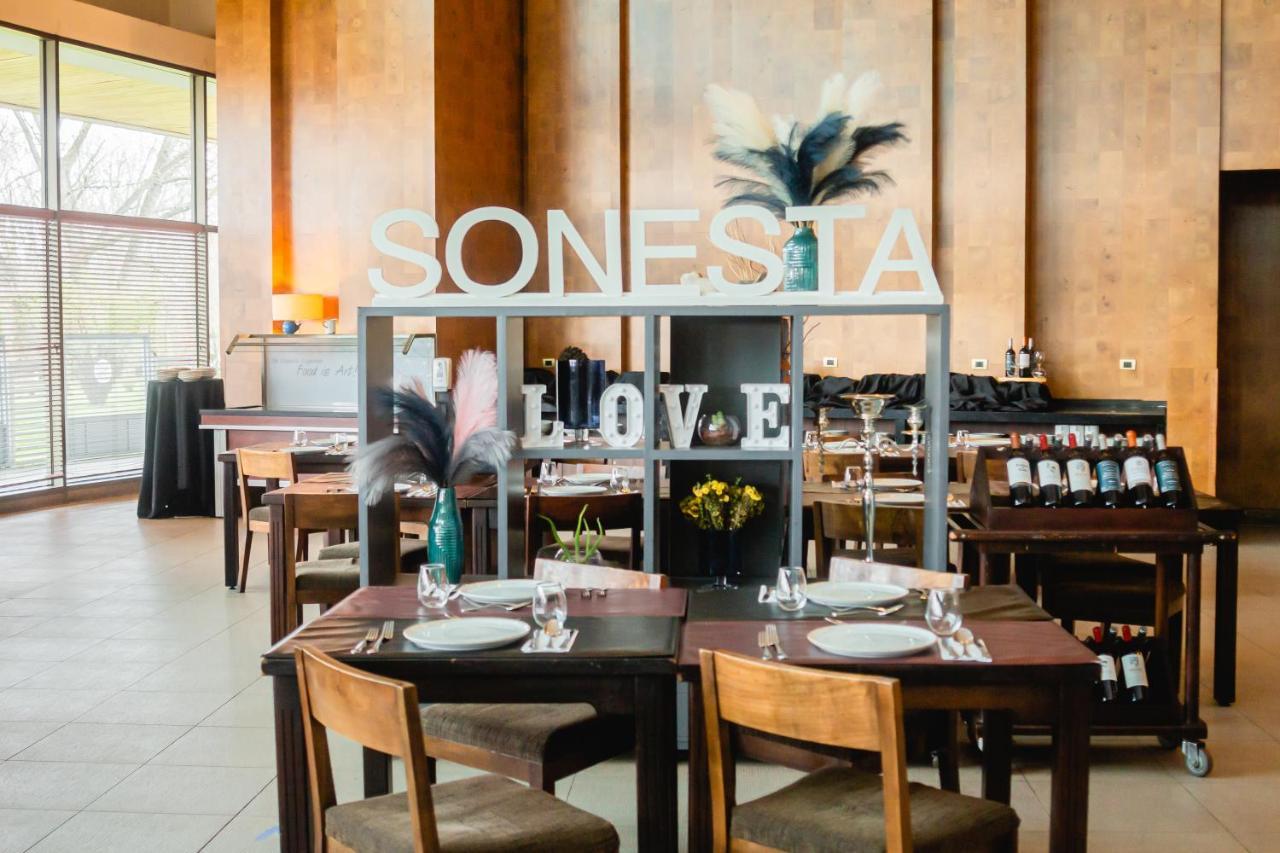 Sonesta Hotel Osorno Exterior photo Restaurant